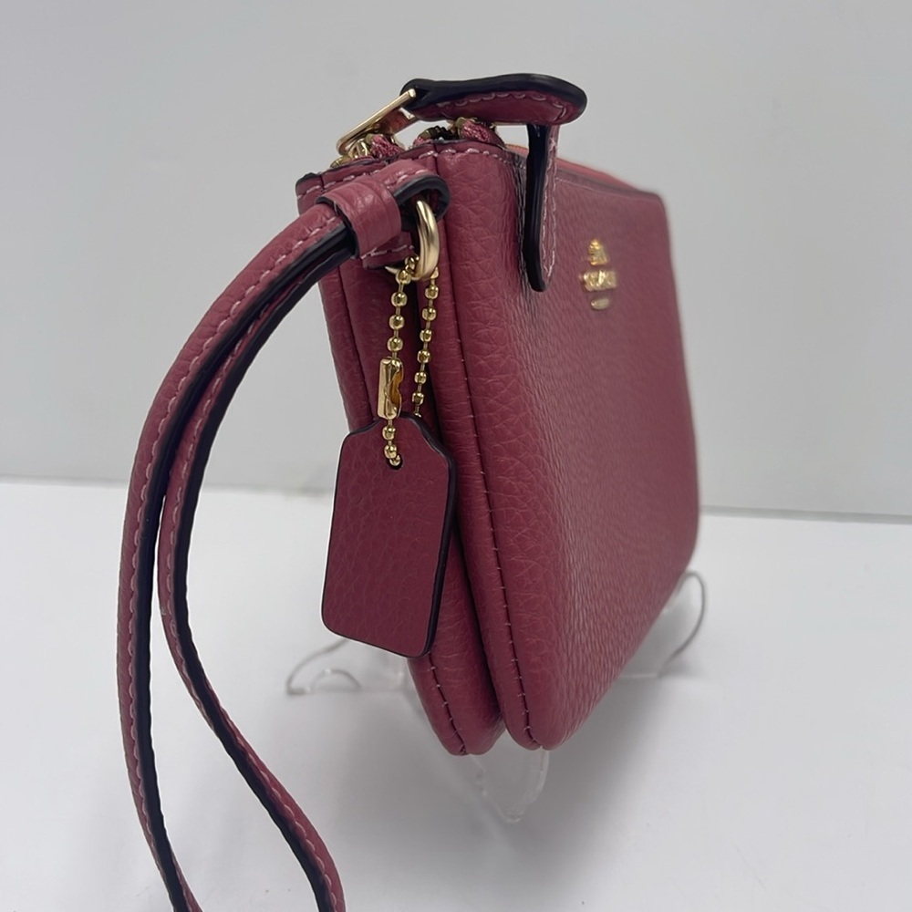 Coach Double Corner Zip Wristlet
IM/Rouge
NWT - Picture 7 of 16